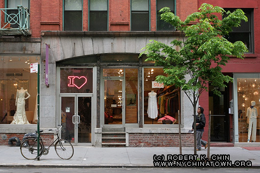 New York City Chinatown > Storefronts > Mott Street > 262 Mott St. New