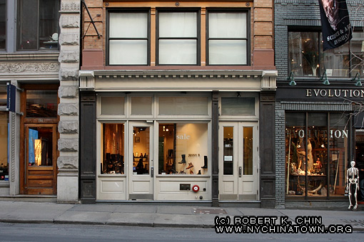 New York City Chinatown > Storefronts > Spring Street > 118 Spring St ...